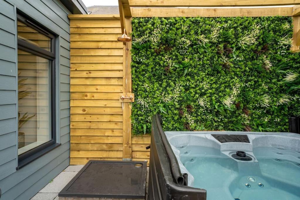 Cottage With Hot Tub Near Knockhill Saline Exterior foto