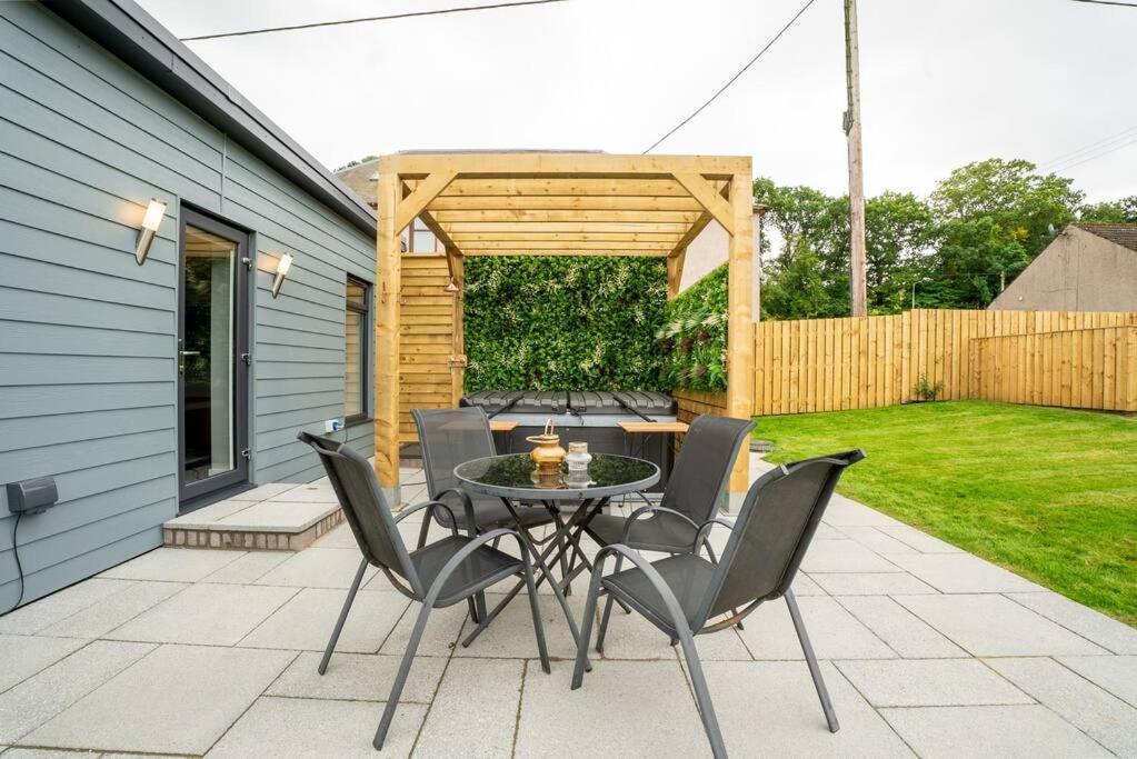 Cottage With Hot Tub Near Knockhill Saline Exterior foto